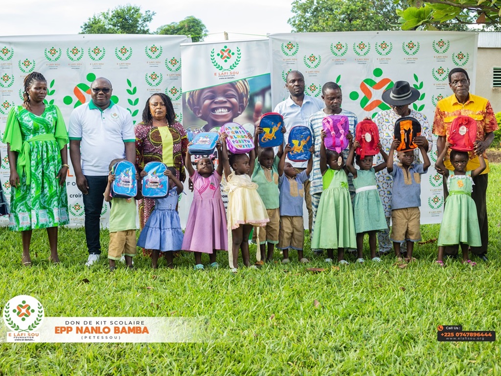 Remise de Kits scolaires aux élèves de L’EPP NANLO BAMBA